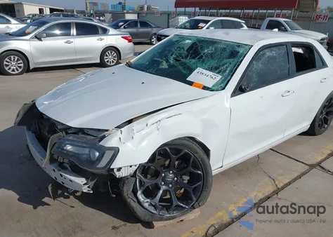 2019 Chrysler 300 Touring из США, поврежденный, VIN 2C3CCAAG4KH577722